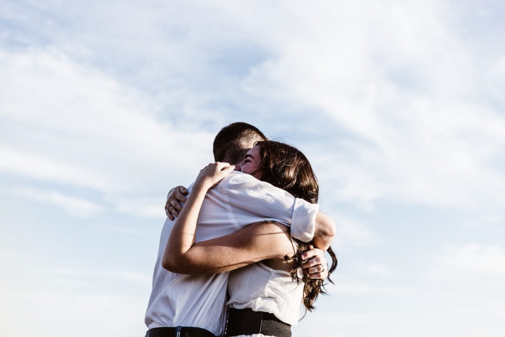Twin Flame vs. Soulmate: What’s the Difference? (Updated for 2026)