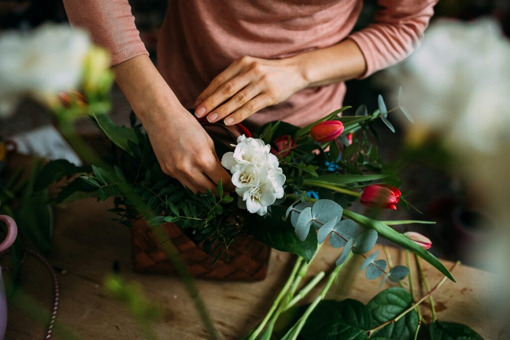 Making a flower basket