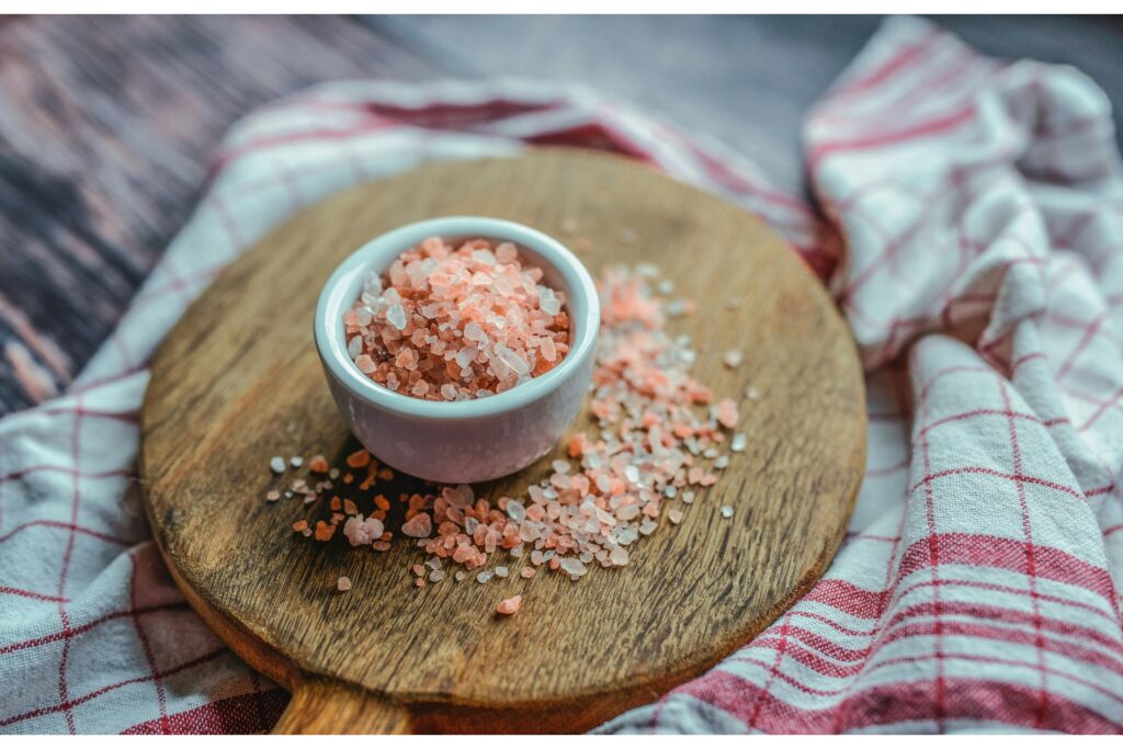 Himalayan pink salt is a great salt type for cleansing dishes.