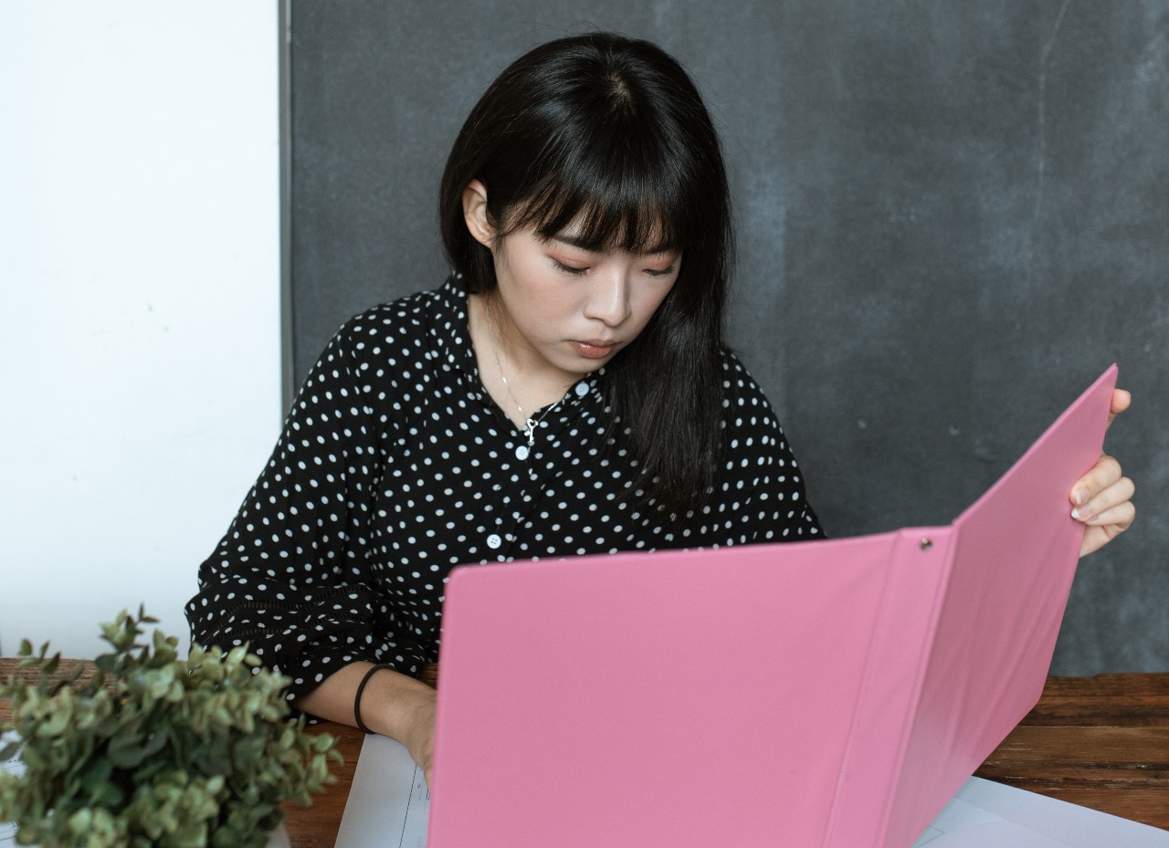 pexels-rodnae-productions-5915137 (1) how to find student scholarships and win them