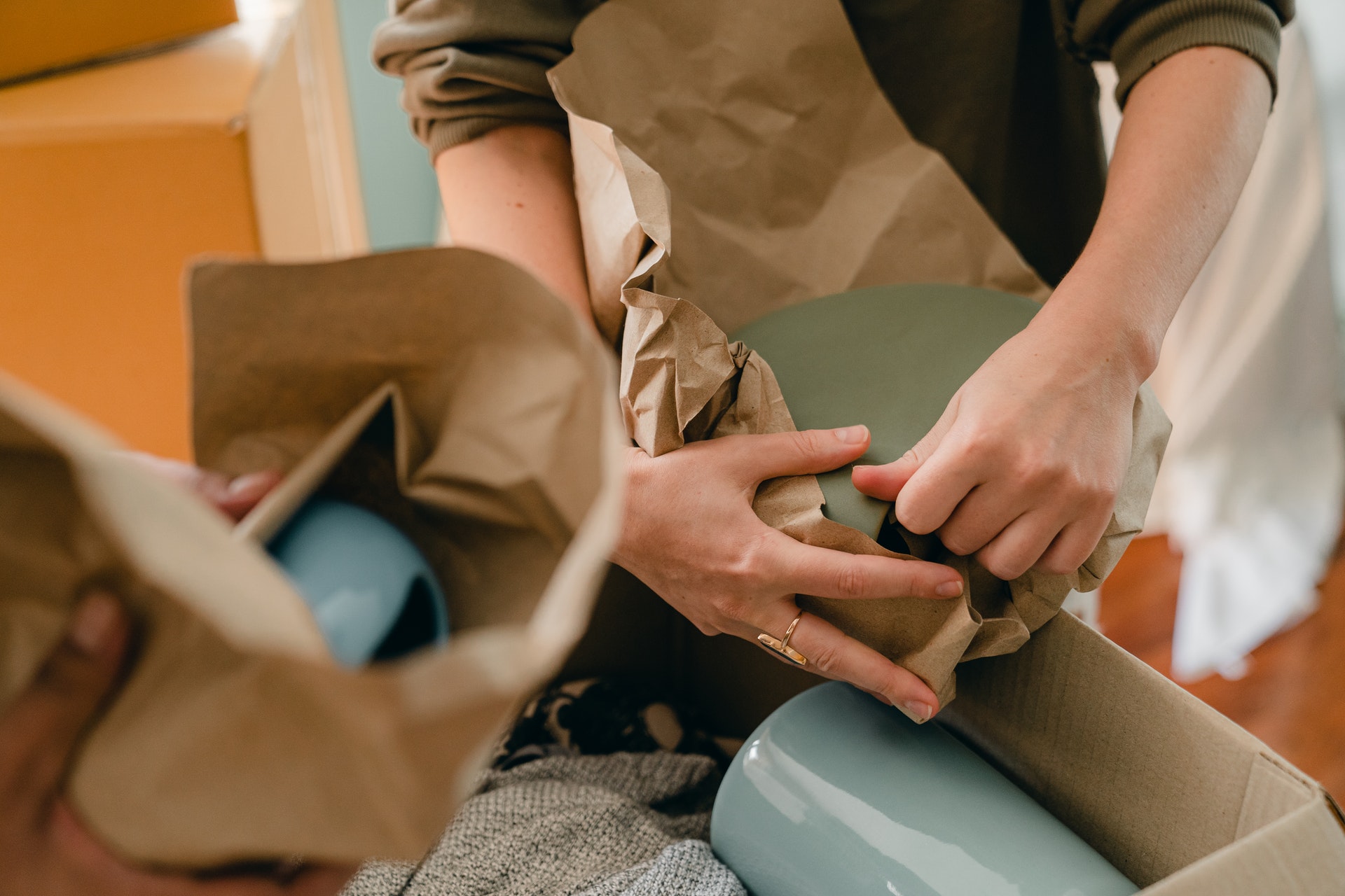 8 Great Ways to Make Moving to A New House Easier make moving easier