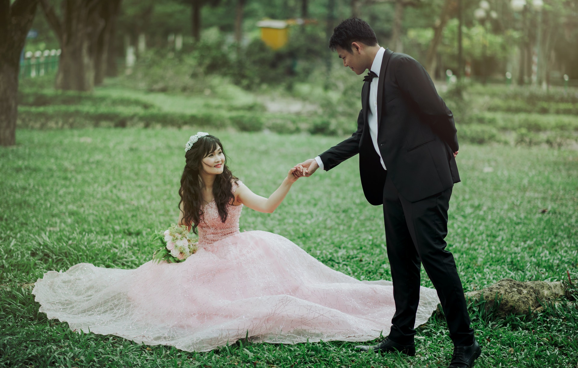 Casual Wedding Ideas for Low-Key Couples casual wedding ideas
