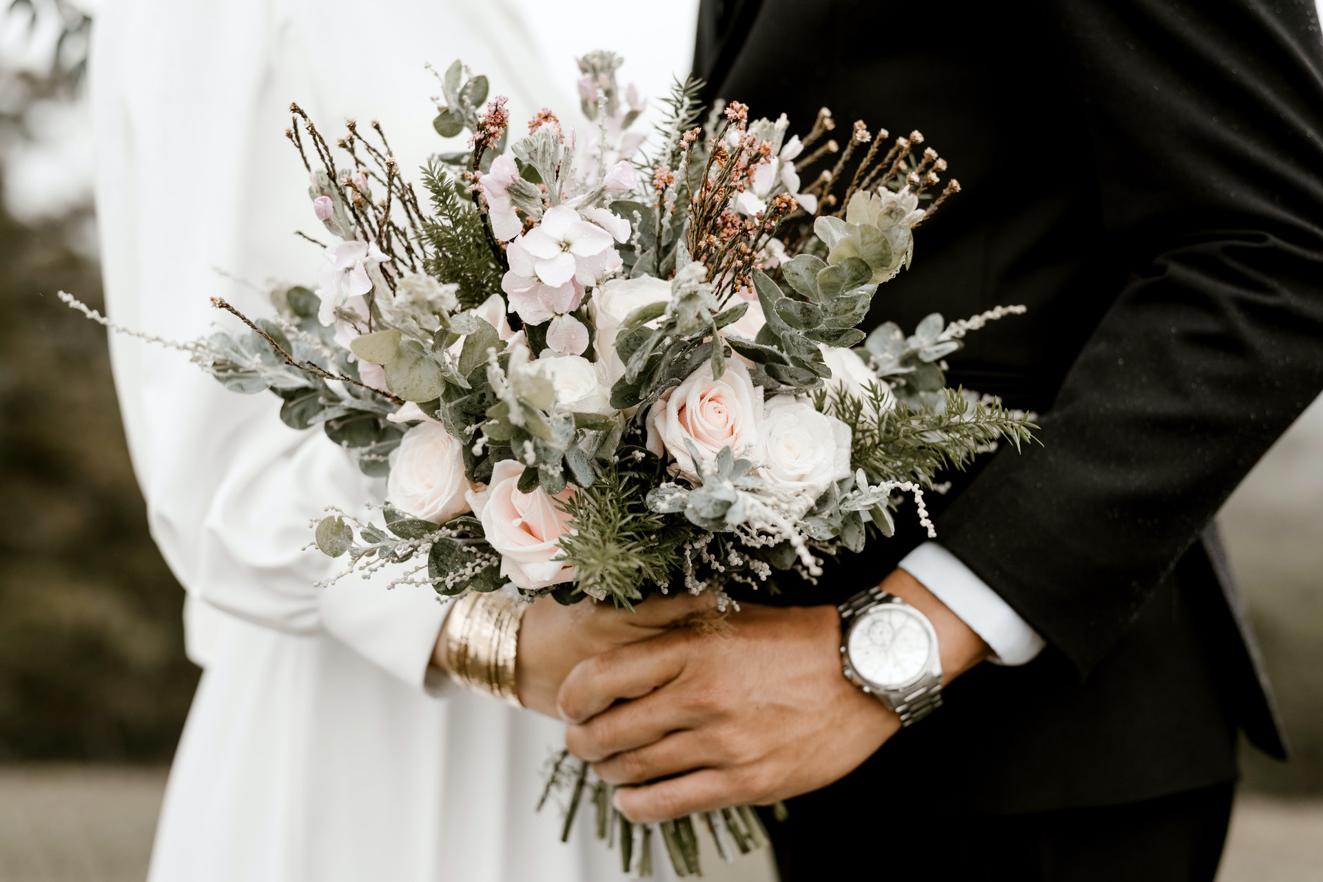 How to Host a Wedding Reception at Home host a wedding reception at home