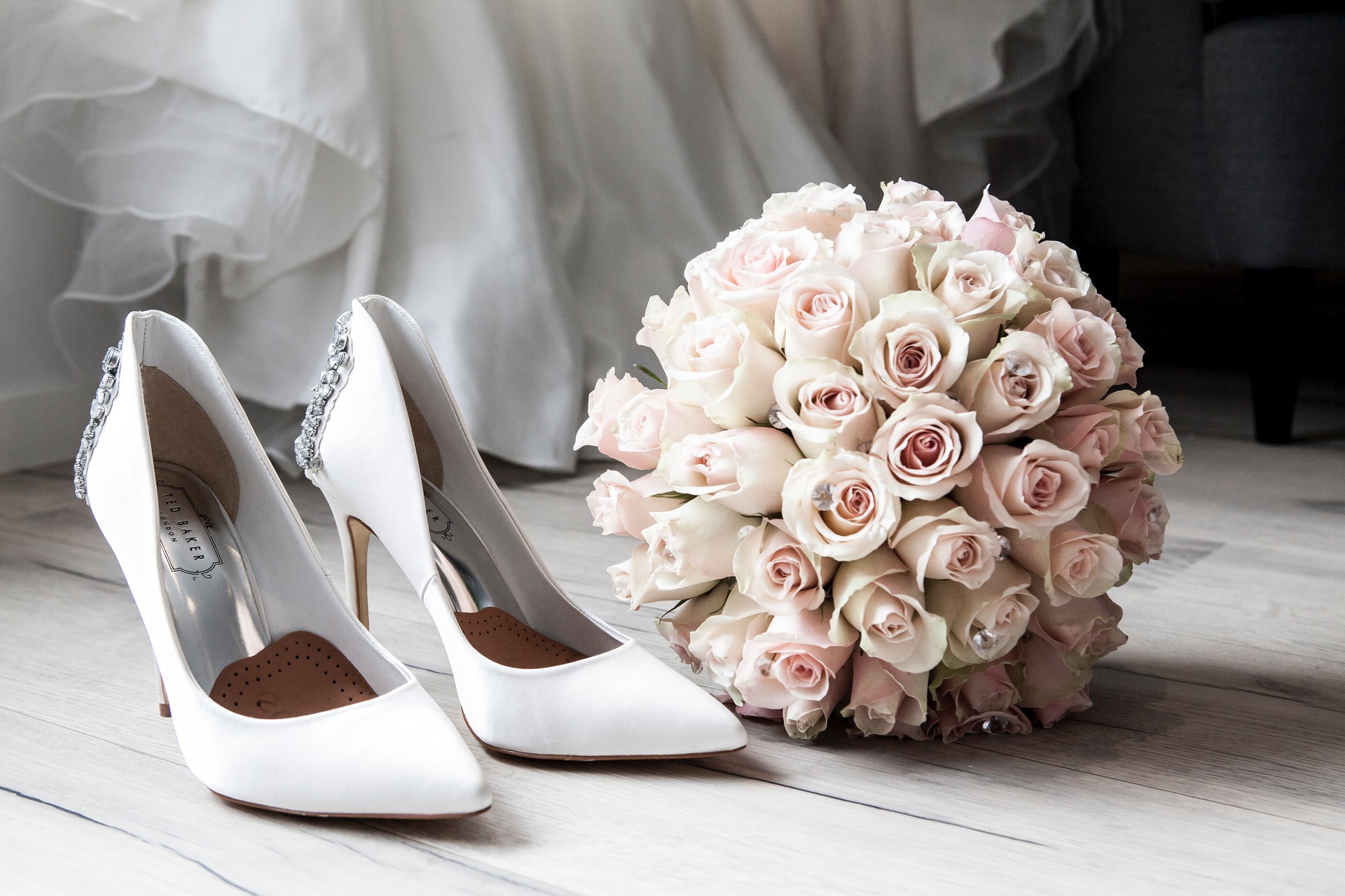 The Step-by-Step Guide to Canceling Your Wedding