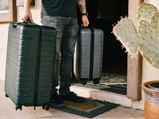 safety tips for traveling - a luggage