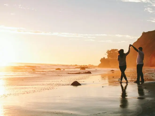 engagement photoshoot at the beach