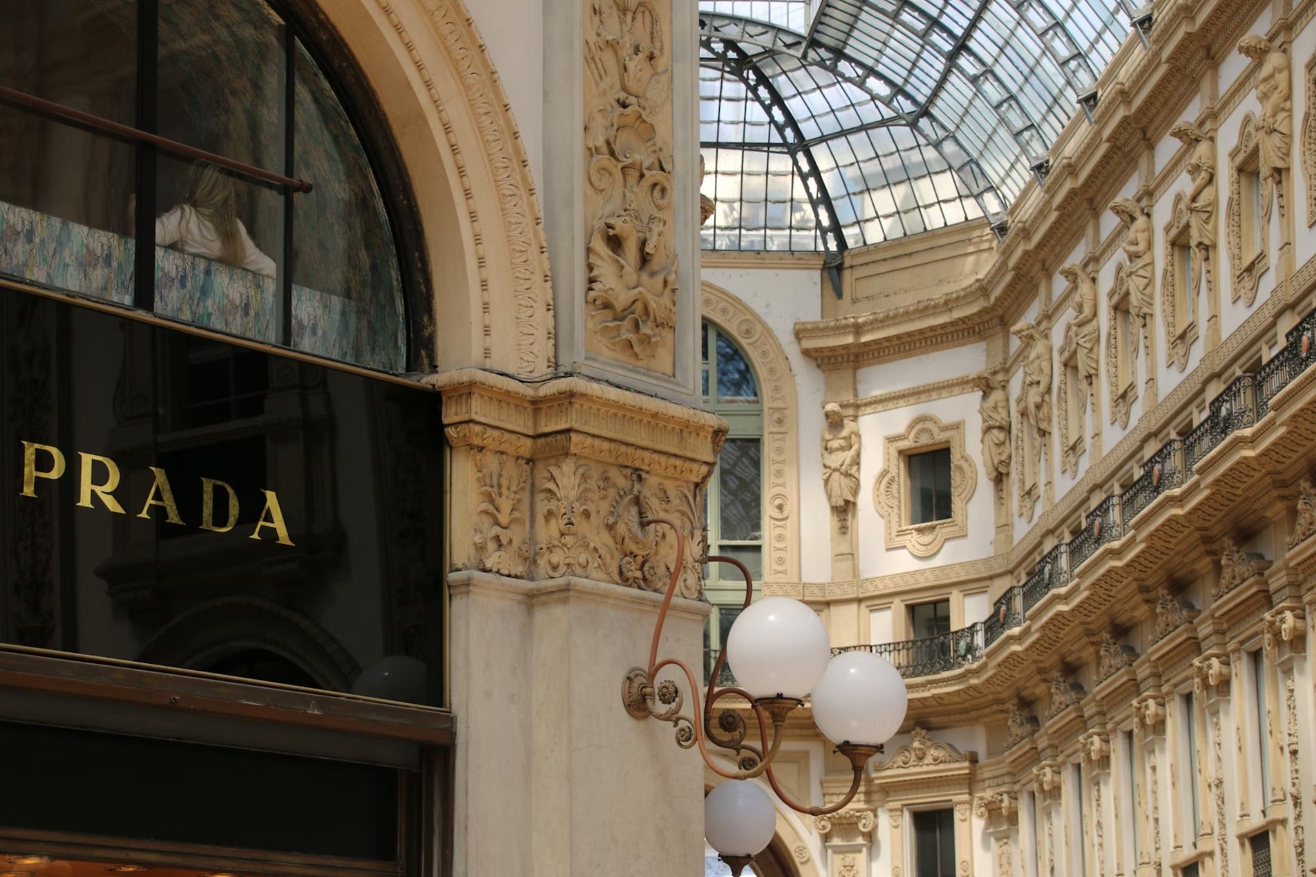 prada store