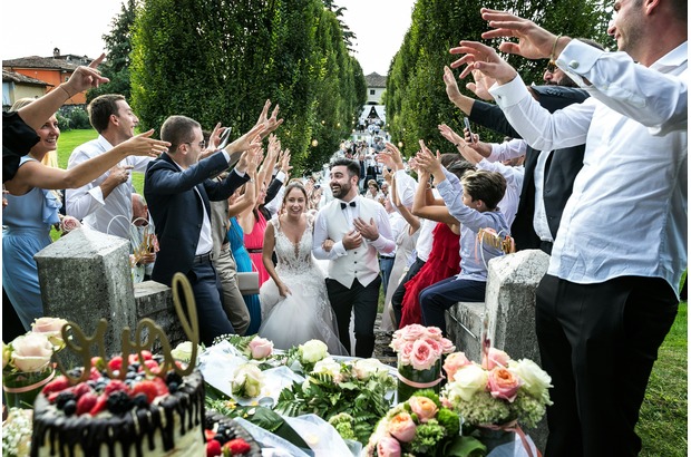 The right wedding games and customs can make your big day more memorable. 